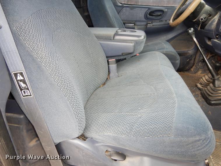 image for item DC0325 1999 Ford F150 XLT pickup truck