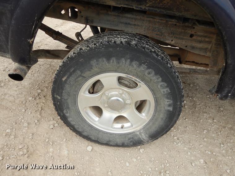 image for item DC0325 1999 Ford F150 XLT pickup truck