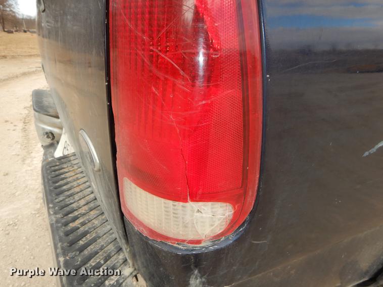 image for item DC0325 1999 Ford F150 XLT pickup truck