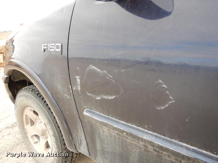 image for item DC0325 1999 Ford F150 XLT pickup truck