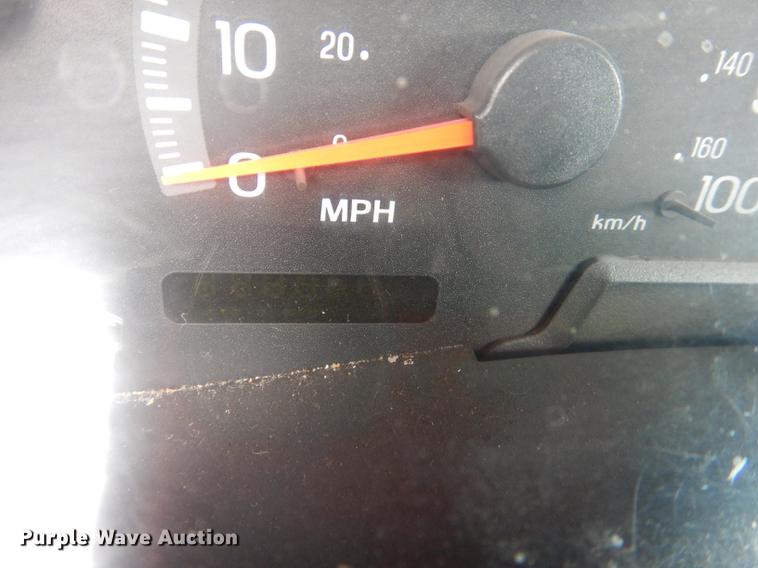 image for item DC0325 1999 Ford F150 XLT pickup truck