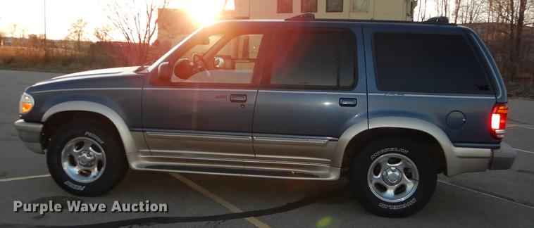 image for item DC0329 1998 Ford Explorer Eddie Bauer SUV