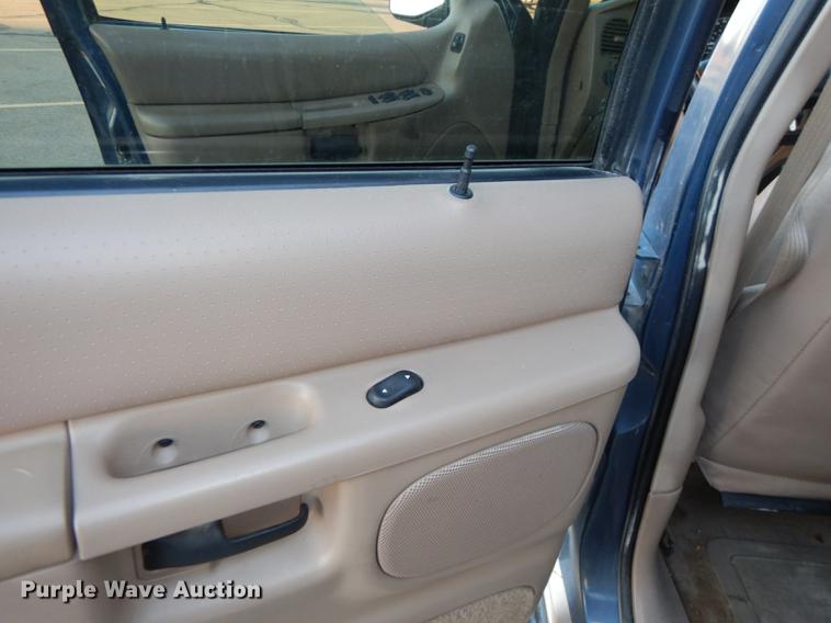 image for item DC0329 1998 Ford Explorer Eddie Bauer SUV