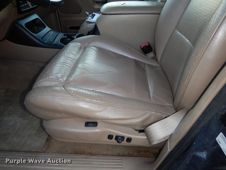 image for item DC0329 1998 Ford Explorer Eddie Bauer SUV