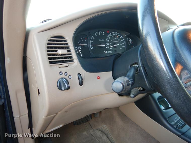 image for item DC0329 1998 Ford Explorer Eddie Bauer SUV