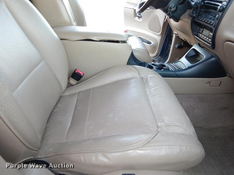 image for item DC0329 1998 Ford Explorer Eddie Bauer SUV