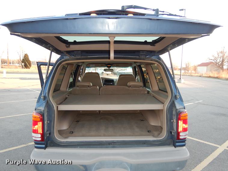 image for item DC0329 1998 Ford Explorer Eddie Bauer SUV