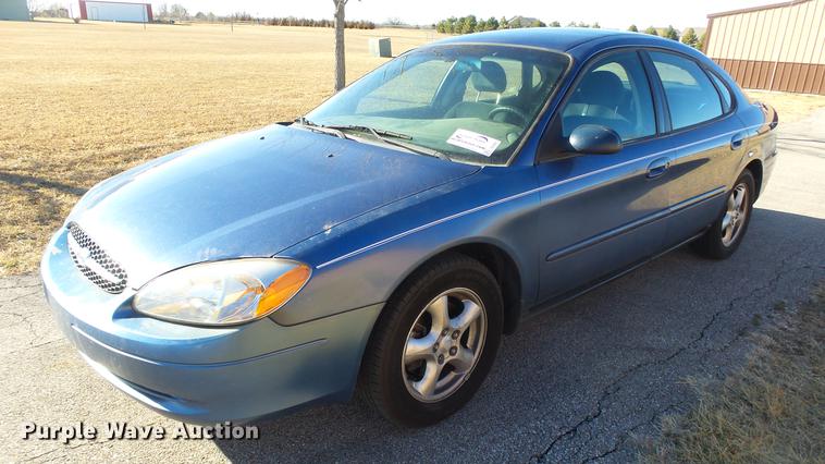 image for item DC0661 2004 Ford Taurus