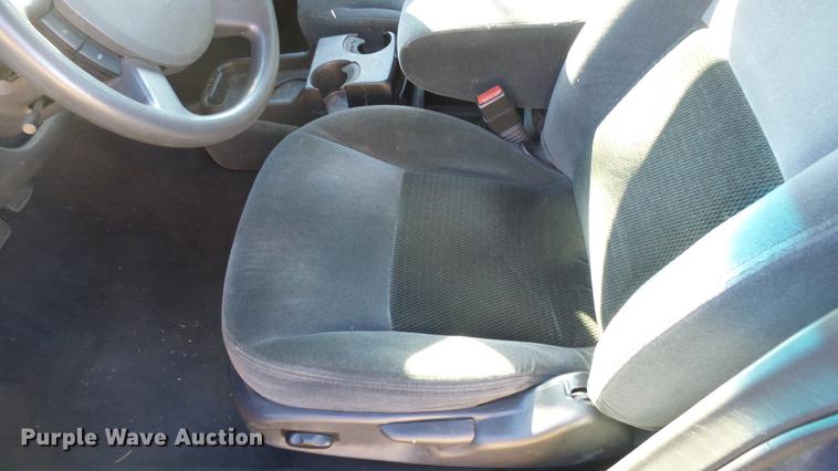 image for item DC0661 2004 Ford Taurus