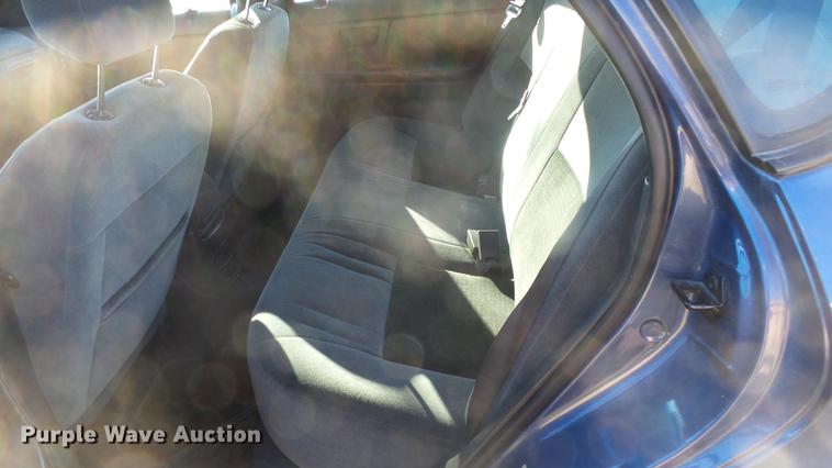 image for item DC0661 2004 Ford Taurus