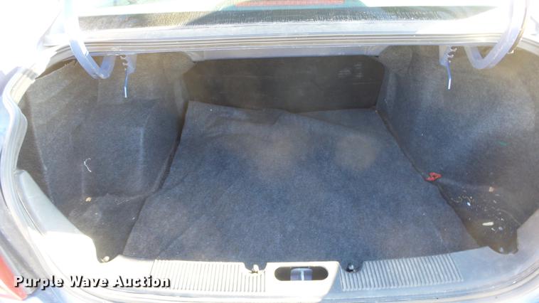 image for item DC0661 2004 Ford Taurus