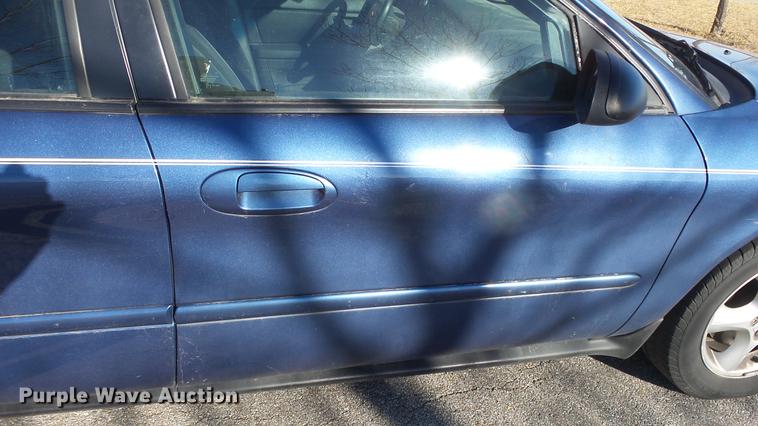 image for item DC0661 2004 Ford Taurus