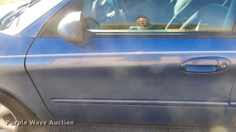 image for item DC0661 2004 Ford Taurus