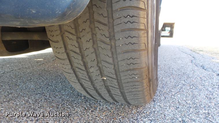 image for item DC0661 2004 Ford Taurus