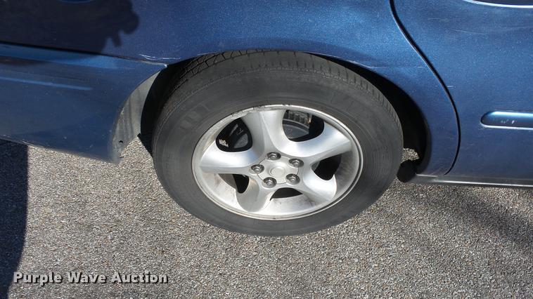 image for item DC0661 2004 Ford Taurus