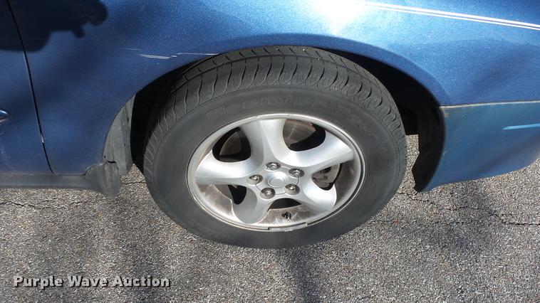 image for item DC0661 2004 Ford Taurus