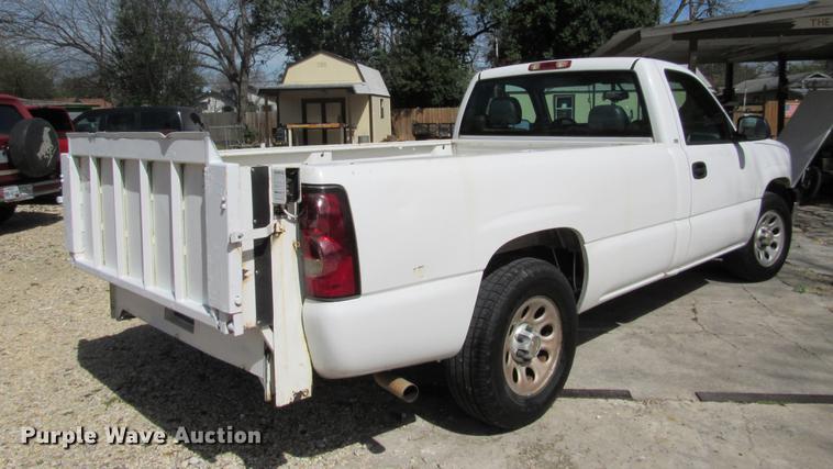 image for item DC2185 2005 Chevrolet Silverado 1500 pickup truck