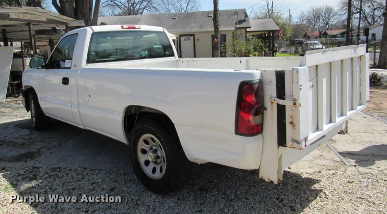 image for item DC2185 2005 Chevrolet Silverado 1500 pickup truck