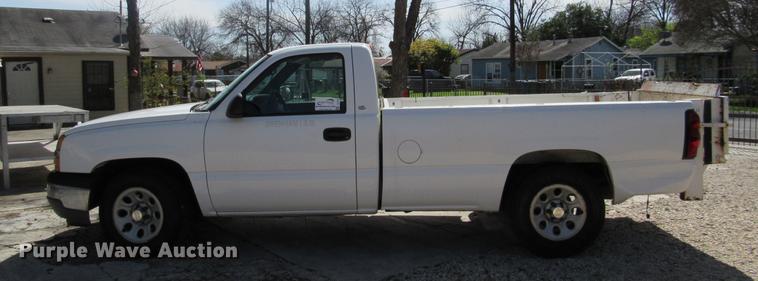 image for item DC2185 2005 Chevrolet Silverado 1500 pickup truck