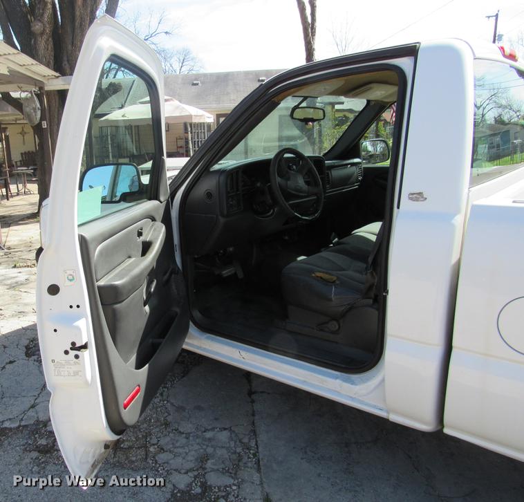 image for item DC2185 2005 Chevrolet Silverado 1500 pickup truck