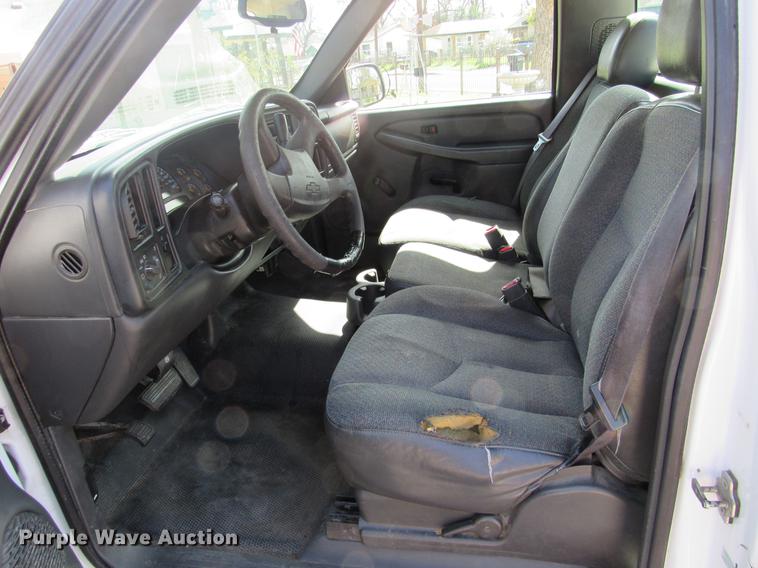 image for item DC2185 2005 Chevrolet Silverado 1500 pickup truck