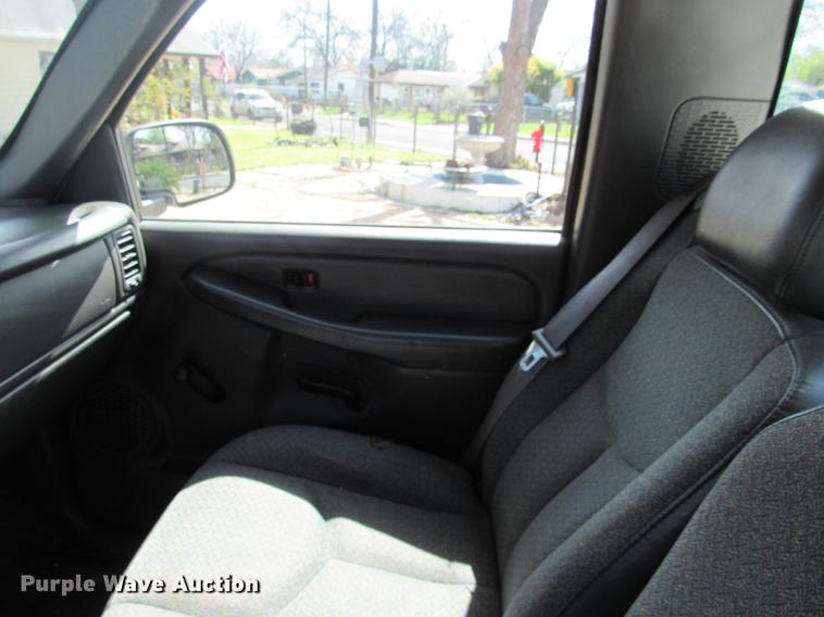 image for item DC2185 2005 Chevrolet Silverado 1500 pickup truck