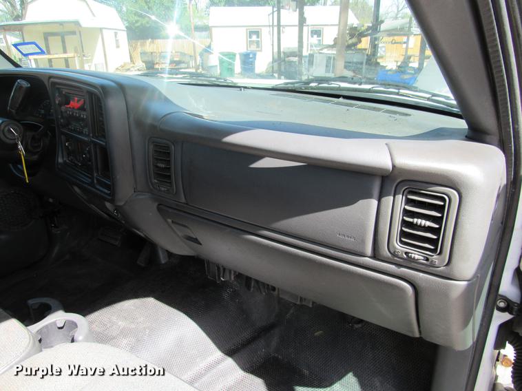 image for item DC2185 2005 Chevrolet Silverado 1500 pickup truck