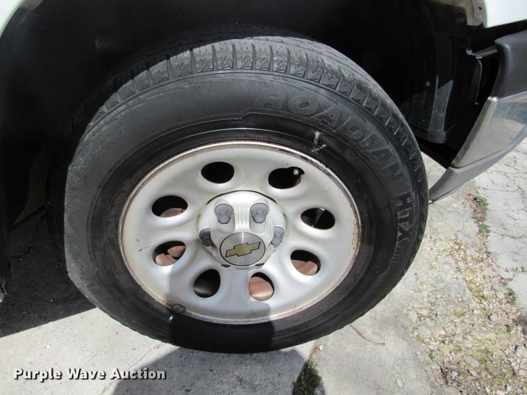 image for item DC2185 2005 Chevrolet Silverado 1500 pickup truck