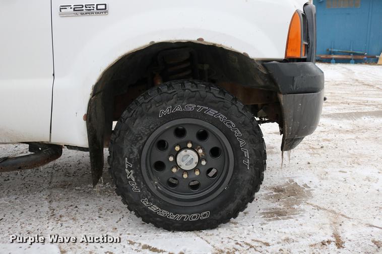 image for item DC3534 2006 Ford F250 Super Duty SuperCab pickup truck