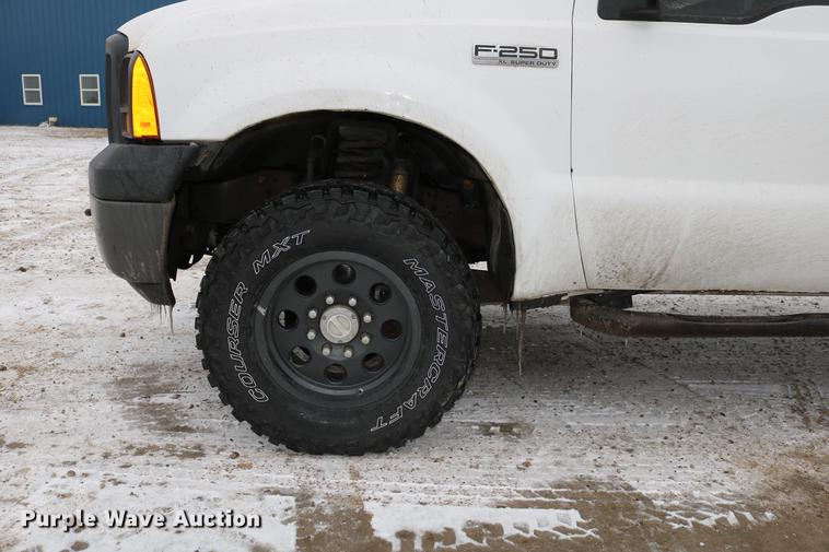 image for item DC3534 2006 Ford F250 Super Duty SuperCab pickup truck