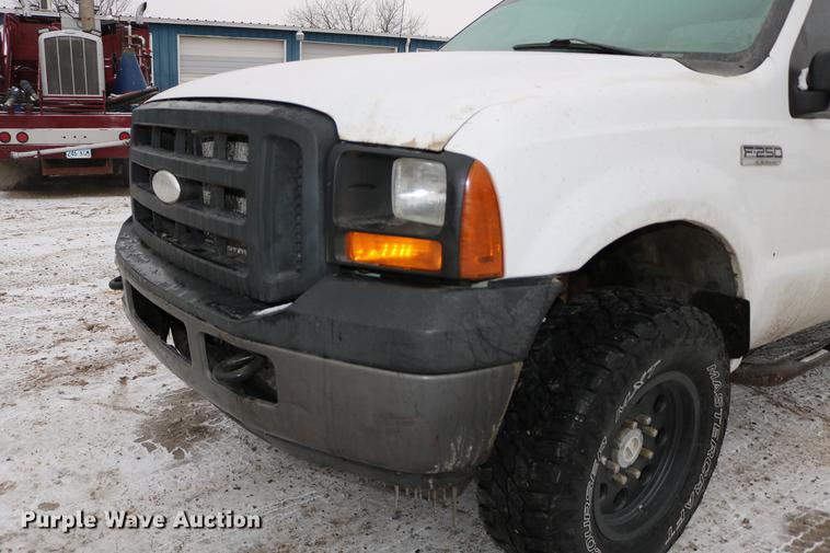 image for item DC3534 2006 Ford F250 Super Duty SuperCab pickup truck