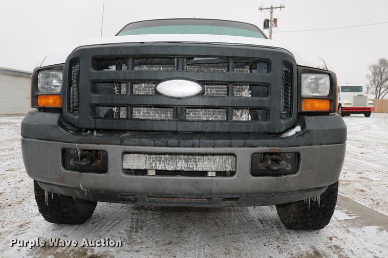 image for item DC3534 2006 Ford F250 Super Duty SuperCab pickup truck