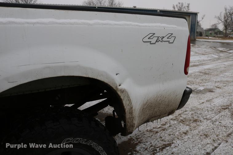 image for item DC3534 2006 Ford F250 Super Duty SuperCab pickup truck