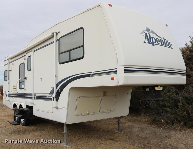 image for item DC3541 1996 Western Recreational Vehicles Alpenlite camper