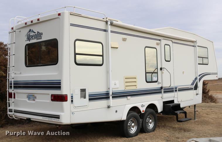 image for item DC3541 1996 Western Recreational Vehicles Alpenlite camper