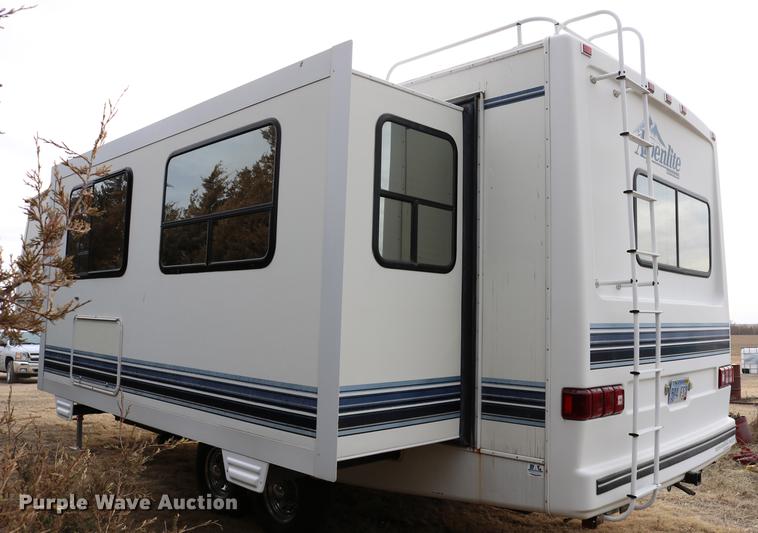 image for item DC3541 1996 Western Recreational Vehicles Alpenlite camper