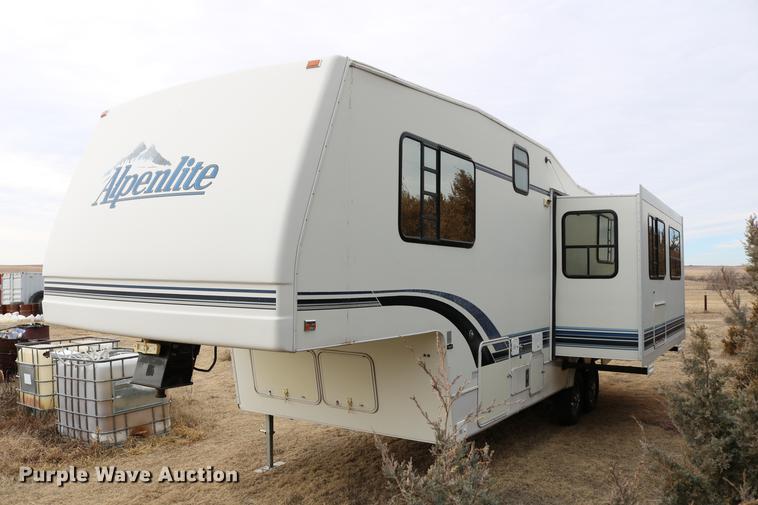 image for item DC3541 1996 Western Recreational Vehicles Alpenlite camper