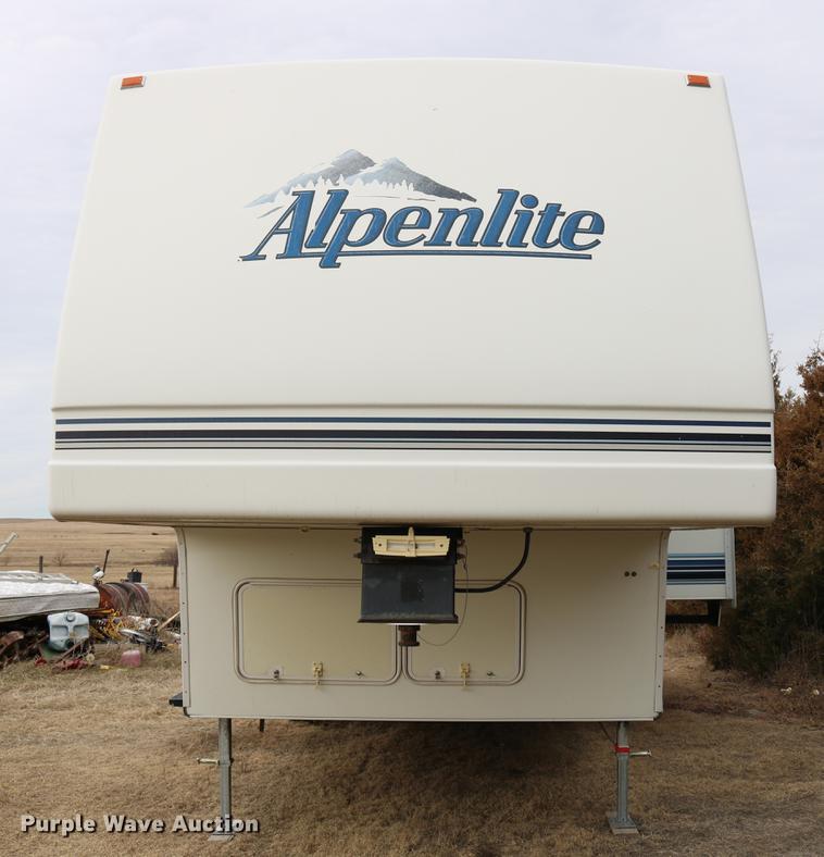 image for item DC3541 1996 Western Recreational Vehicles Alpenlite camper