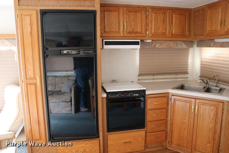 image for item DC3541 1996 Western Recreational Vehicles Alpenlite camper