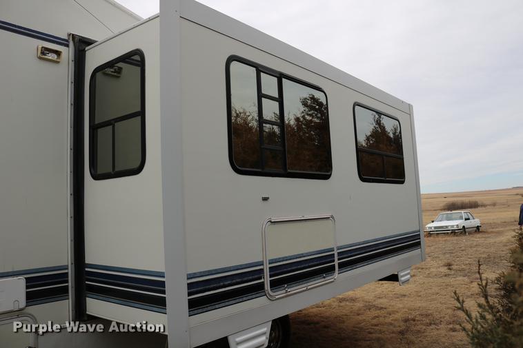 image for item DC3541 1996 Western Recreational Vehicles Alpenlite camper