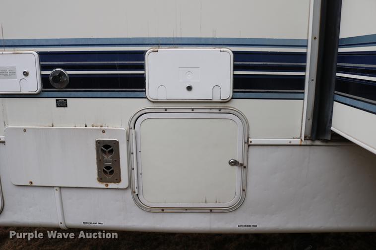 image for item DC3541 1996 Western Recreational Vehicles Alpenlite camper