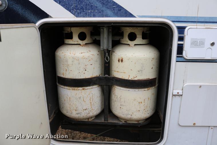 image for item DC3541 1996 Western Recreational Vehicles Alpenlite camper