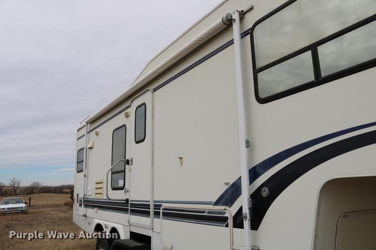 image for item DC3541 1996 Western Recreational Vehicles Alpenlite camper