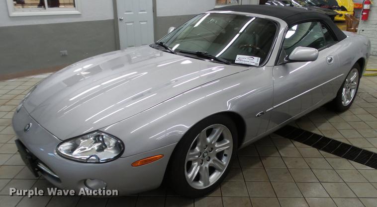 image for item DC5610 2001 Jaguar XK8 convertible