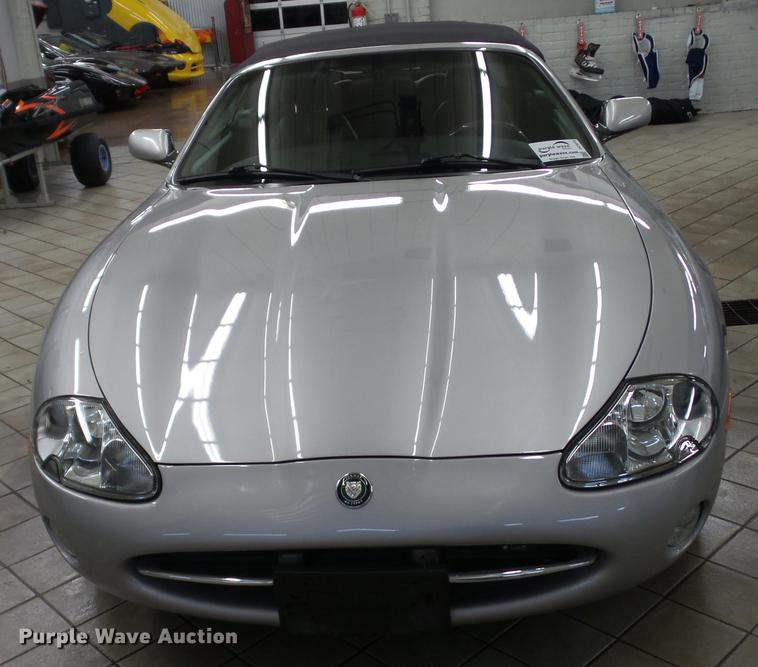image for item DC5610 2001 Jaguar XK8 convertible