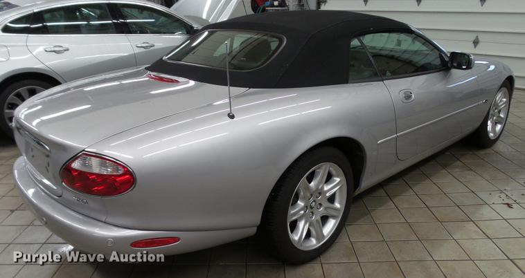 image for item DC5610 2001 Jaguar XK8 convertible