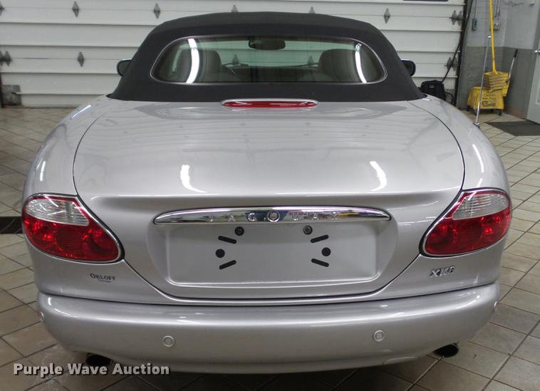image for item DC5610 2001 Jaguar XK8 convertible