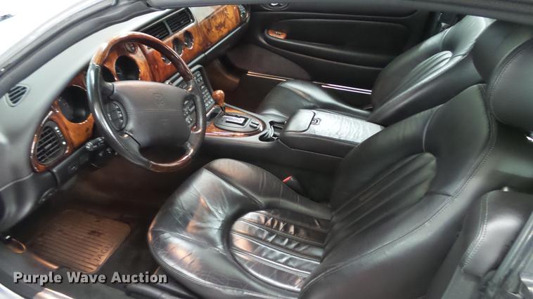 image for item DC5610 2001 Jaguar XK8 convertible