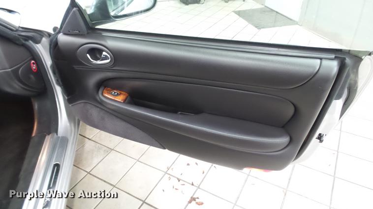 image for item DC5610 2001 Jaguar XK8 convertible