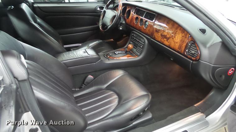 image for item DC5610 2001 Jaguar XK8 convertible